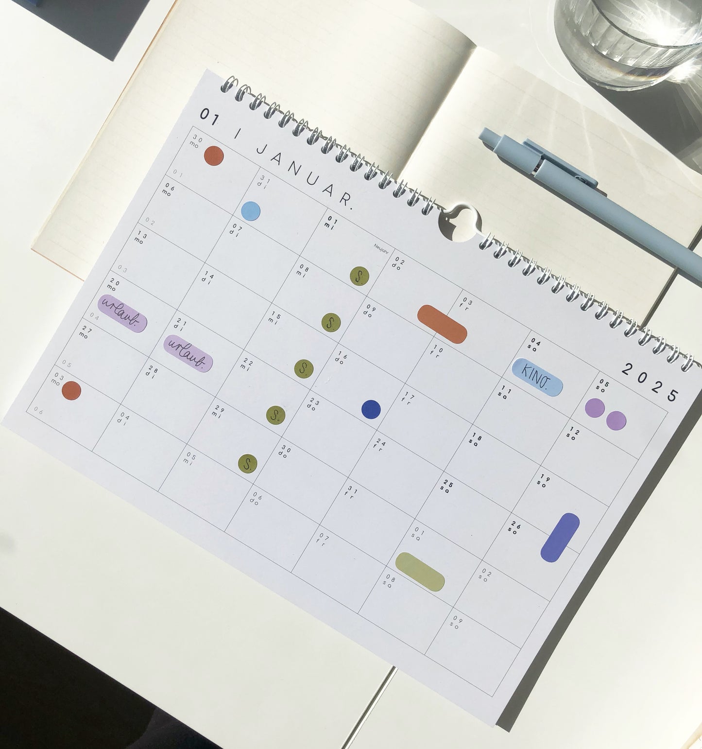 Kalender mit Aufklebern 2026 - A4 / A3