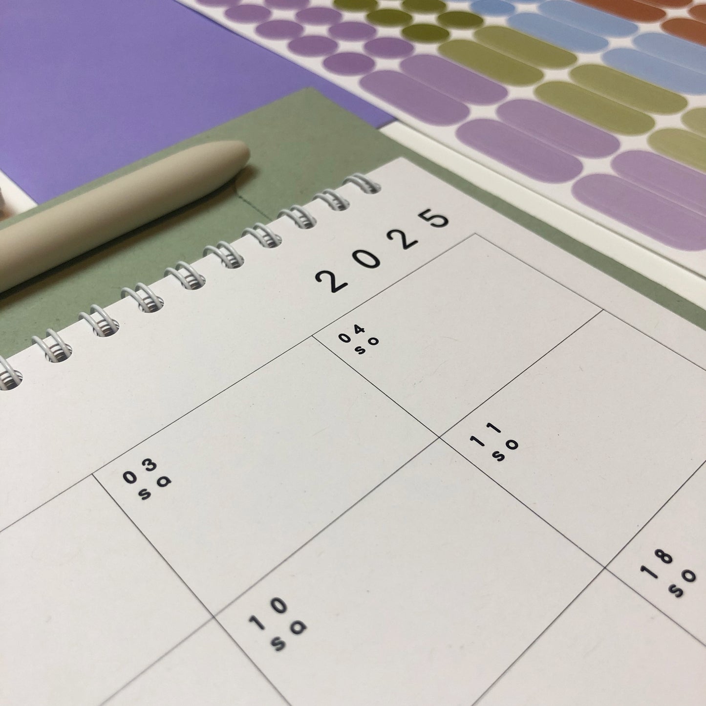 Kalender mit Aufklebern 2026 - A4 / A3