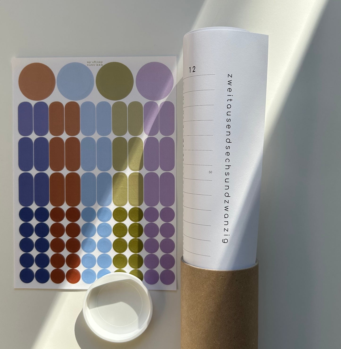 Kalender mit Klebepunkten 2027 - A2 / A1